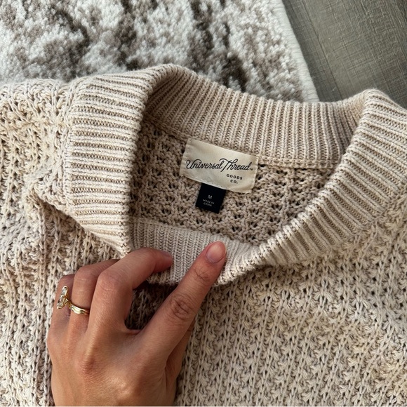 Universal Thread/Target Sweater - Picture 3 of 3